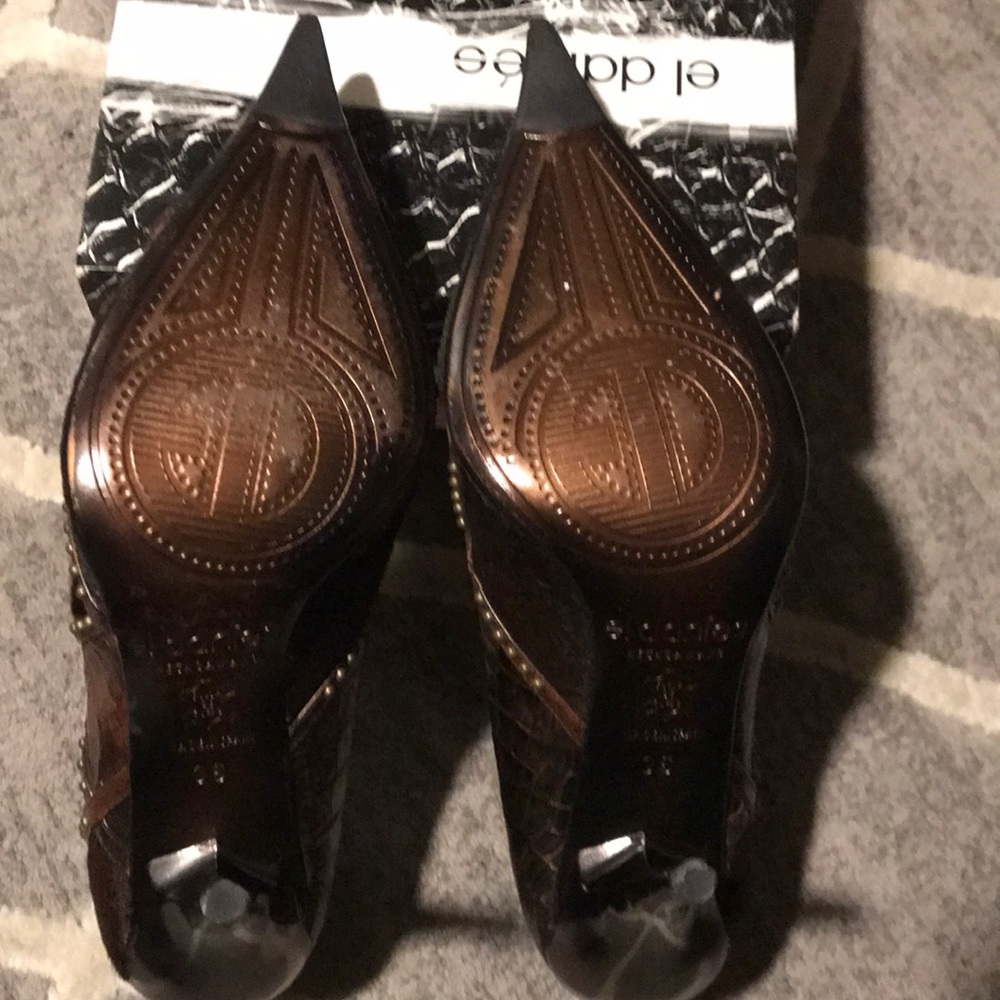 Shoes - Picture 7 of 9